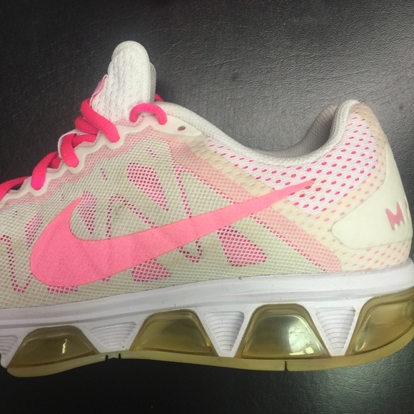 Nike Shoes - 👟Women’s Nike Air Max👟